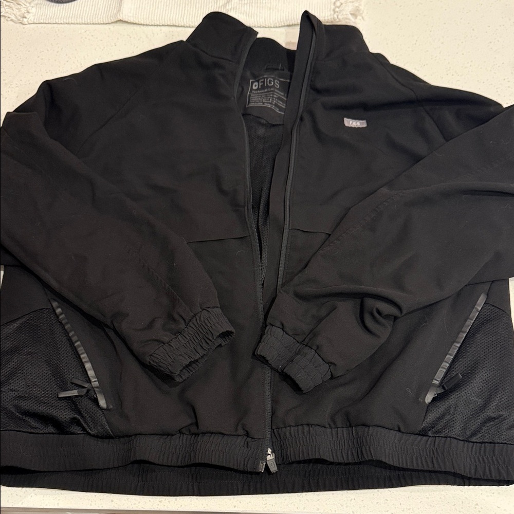 Figs Women’s Classic Black Scrub Jacket